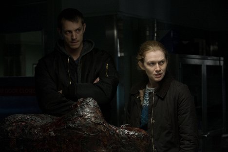 Joel Kinnaman, Mireille Enos - The Killing - From Up Here - Photos
