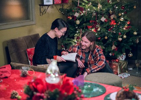 Kristina Tonteri-Young, Luke Treadaway - A Christmas Gift from Bob - De filmes