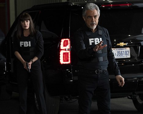 Paget Brewster, Joe Mantegna - Criminal Minds - And in the End - Photos