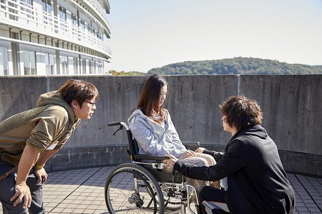 Takahiro Miki, Yuriko Yoshitaka, Ryusei Yokohama - Kimi no me ga toikakete iru - Del rodaje