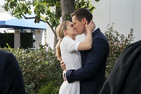 Kristen Bell, Jason Dohring - Veronica Mars - Years, Continents, Bloodshed - Film