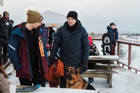 Steven Love, John Reardon, Hund Diesel vom Burgimwald - Hudson & Rex - Schnee von gestern - Filmfotos