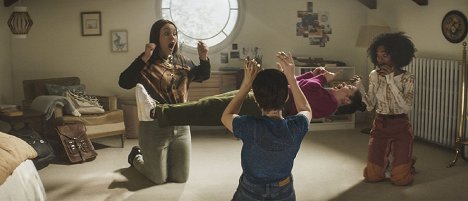 Zoey Luna, Gideon Adlon, Lovie Simone - Blumhouse's Der Hexenclub - Filmfotos