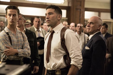 Jon Bernthal, Jeffrey DeMunn - Mob City - Red Light - Z filmu