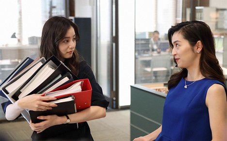 Yuko Araki, Anne Nakamura - Suits - Episode 2 - Kuvat elokuvasta