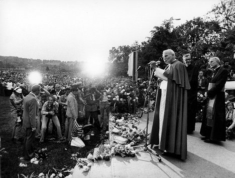 Papa Juan Pablo II - A Droite sur la Photo - De la película