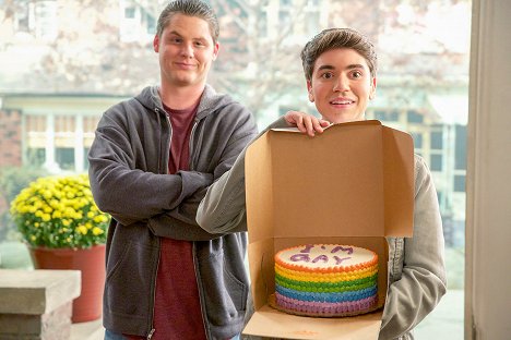 Matt Shively, Noah Galvin - The Real O'Neals - The Real Grandma - Z filmu