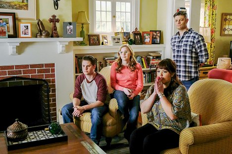 Matt Shively, Bebe Wood, Mary Hollis Inboden, Jay R. Ferguson - The Real O'Neals - The Real Secrets - Z filmu