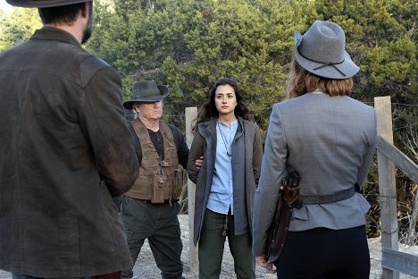 Holly Curran - Fear the Walking Dead - Der Schlüssel - Filmfotos