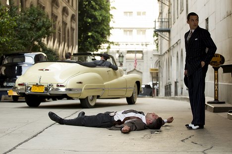 Jon Bernthal, Milo Ventimiglia - Mob City - Stay Down - Photos