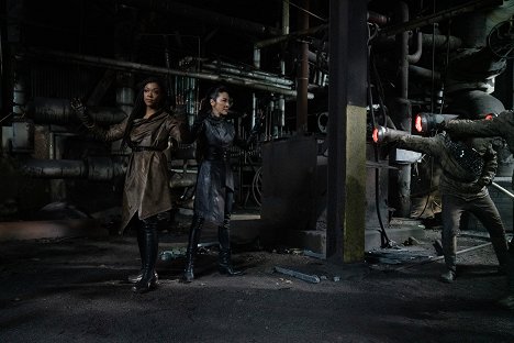 Sonequa Martin-Green, Michelle Yeoh - Star Trek: Discovery - Aasgeier - Filmfotos