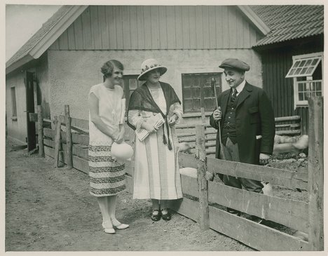 Elsa Lindqvist, Ellen Rosengren, Anders Frithiof