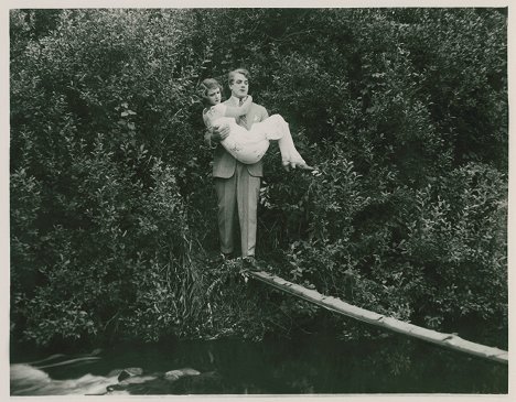 Elsa Lindqvist, Adolf Jahr - Miljonär för en dag - Filmfotos