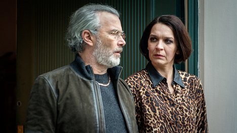 Paolo Sassanelli, Barbara Romaner - Tatort - In der Familie (2) - Van film