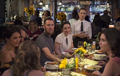 Colin Hanks, Zoe Lister Jones - Life in Pieces - Cheap Promotion Flying Birthday - Photos