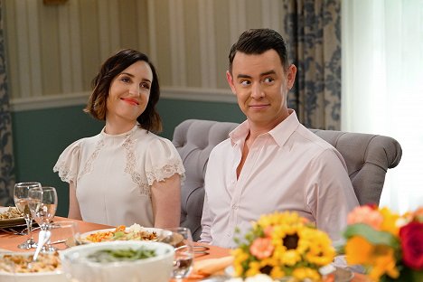 Zoe Lister Jones, Colin Hanks - Life in Pieces - Testosterone Martyr Baked Knife - Photos