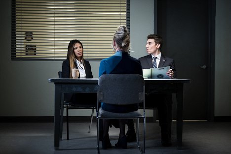 Merle Dandridge, Nolan Gerard Funk - L'Agente de Bord - In Case of Emergency - Film