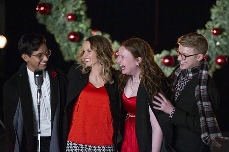 Frankie A. Rodriguez, Kate Reinders, Julia Lester, Joe Serafini - High School Musical: The Musical: The Holiday Special - Z filmu
