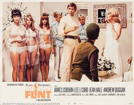 James Coburn, Jean Hale - In Like Flint - Lobby karty