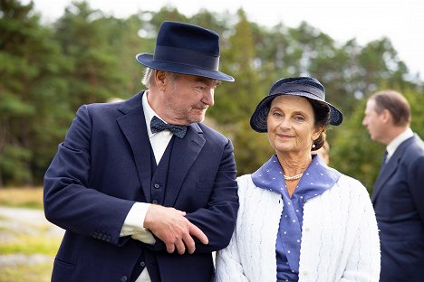 Peter Dalle, Suzanne Reuter - Vår tid är nu - Season 4 - Promoción