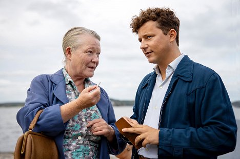 Anna Bjelkerud, Charlie Gustafsson - Vår tid är nu - Season 4 - De la película