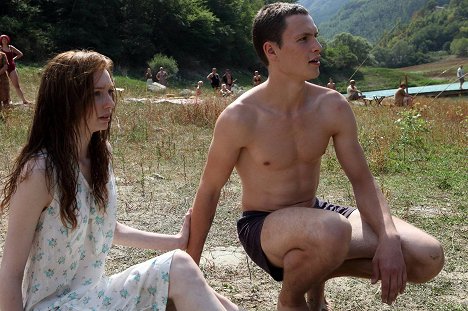 Eleanor Tomlinson, Arnas Fedaravicius - Educazione siberiana - Z filmu