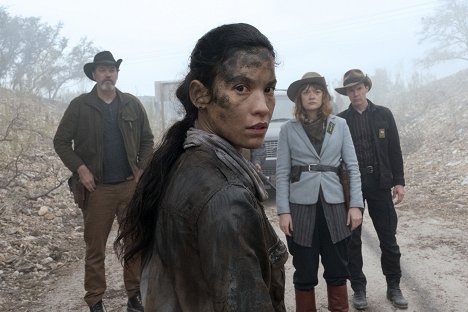 Danay Garcia, Colby Minifie, Craig Nigh - Fear the Walking Dead - Bury Her Next to Jasper's Leg - Do filme