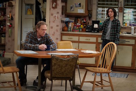 John Goodman, Sara Gilbert - The Conners - Protest, Drug Test and One Leaves the Nest - Photos