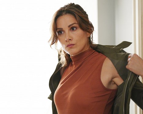 Stefania Spampinato - Station 19 - Don't Look Back in Anger - Photos