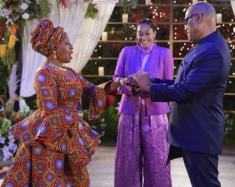 Jenifer Lewis, Tracee Ellis Ross, Laurence Fishburne - Black-ish - Our Wedding Dre - De la película