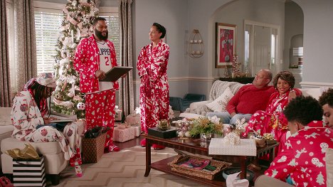 Marsai Martin, Anthony Anderson, Tracee Ellis Ross, Laurence Fishburne, Jenifer Lewis - Black-ish - Compton Around the Christmas Tree - Kuvat elokuvasta