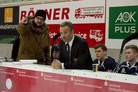 Holger Haase, Hannes Jaenicke - Bodycheck – Mit Herz durch die Wand - Tournage
