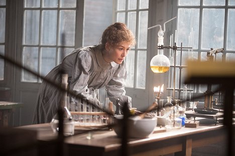 Rosamund Pike - Madame Curie - De la película
