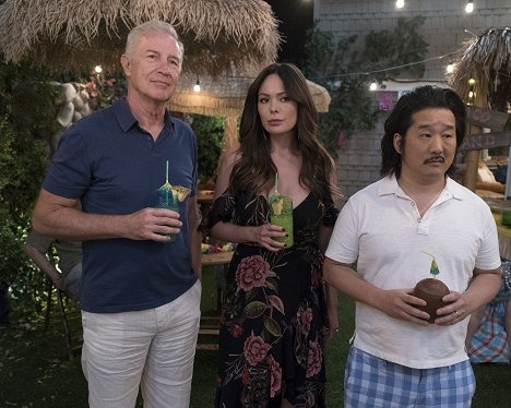 Geoff Pierson, Lindsay Price, Bobby Lee - Splitting Up Together - Heat Wave - Photos