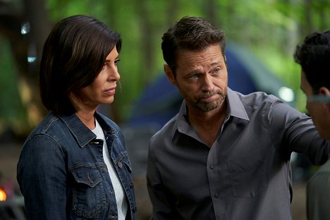 Cindy Sampson, Jason Priestley - Private Eyes - The Proof Is out There - Do filme