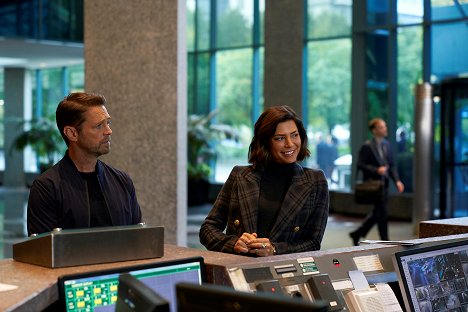 Jason Priestley, Cindy Sampson - Private Eyes - Blueprint for Murder - Photos