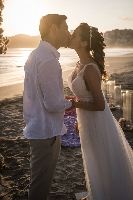 Jeremy Guilbaut, Alexa PenaVega - Destination Wedding - Film