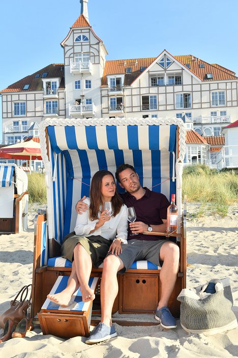 Judith Peres, Julian Bayer - Kreuzfahrt ins Glück - Hochzeitsreise an die Ostsee - Photos