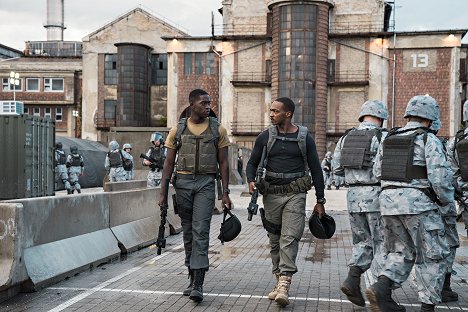 Damson Idris, Anthony Mackie - Outside the Wire - Filmfotos