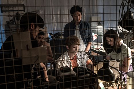 Hong-seok Bae, Eui-soo Jang, Eui-wook Jung, Jeonghwa - Yonglugag: bijeongdosi - De la película