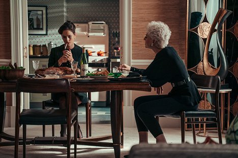 Kaya Scodelario, Ellen Robertson - Agatha Christie: Das fahle Pferd - Episode 2 - Filmfotos