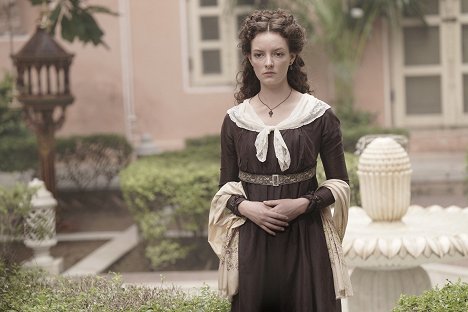 Dakota Blue Richards - Beecham House - Das Geschenk - Filmfotos