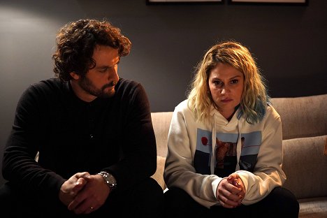 Birkan Sokullu, Farah Zeynep Abdullah - The Innocents - Episode 15 - Photos