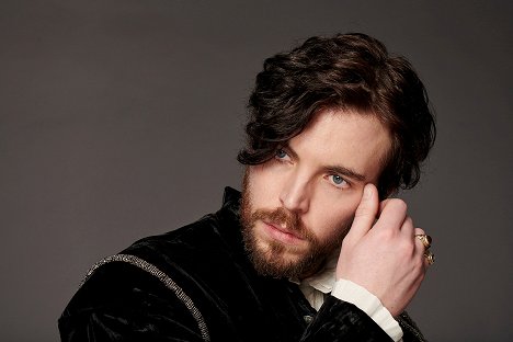 Tom Hughes - A Discovery of Witches - Season 2 - Werbefoto