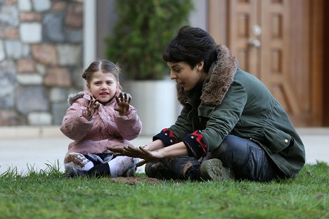 Cansın Mina Gür, Munise Özlem - Yemin - Photos