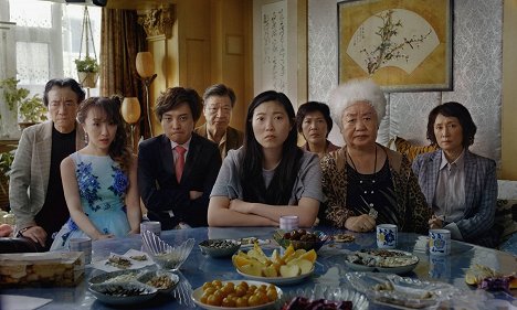 Tzi Ma, Awkwafina - Malá lež - Z filmu