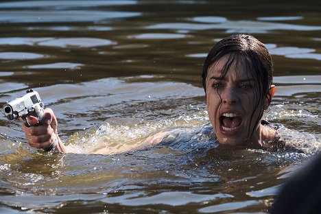 Jessica McNamee - Black Water: Abyss - Photos
