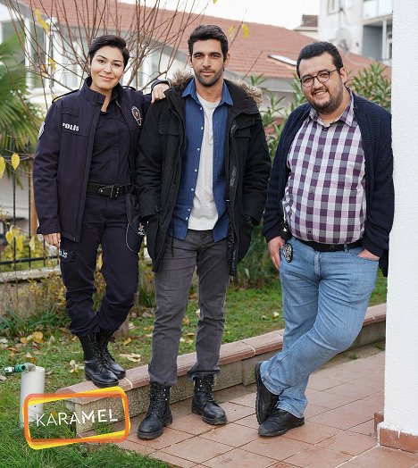Özge Agyar, Melih Özkaya, Adnan Mehmet Ali Aslan - Emanet - Van de set