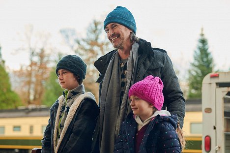 Luke Roessler, Jon Cor, Emma Oliver - An Weihnachten führen alle Wege nach Hause - Filmfotos