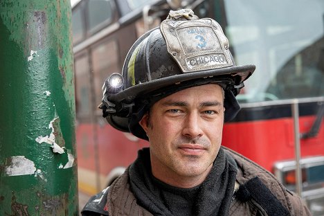 Taylor Kinney - Chicago Fire - Smash Therapy - Making of